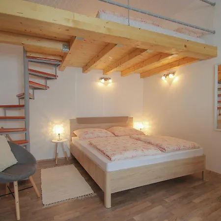 Apartment Bezauberndes Studio-apartment Nur 200 Meter Zum Strand Mit Eigener Galerie *
